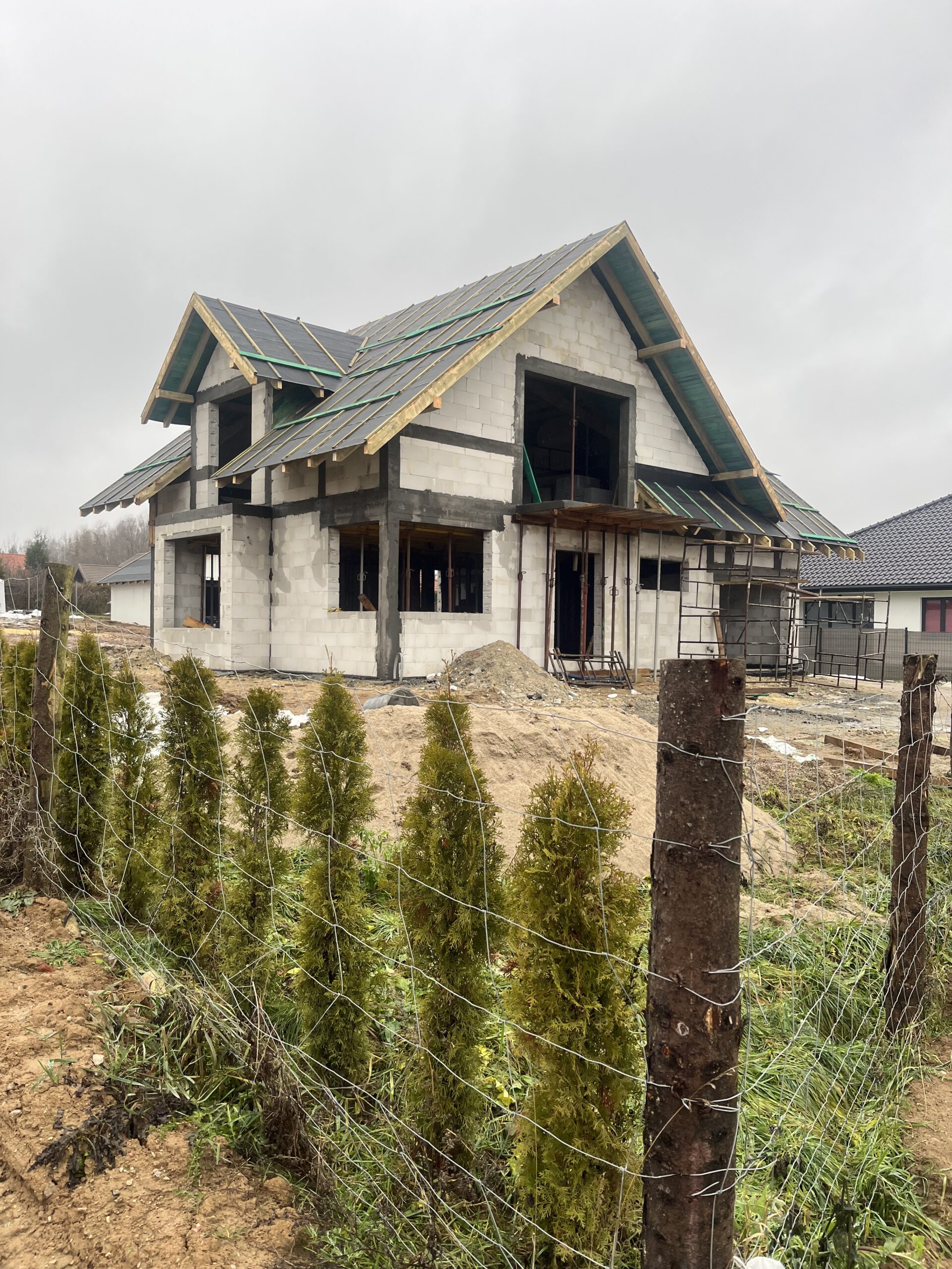 Dom w stanie surowym