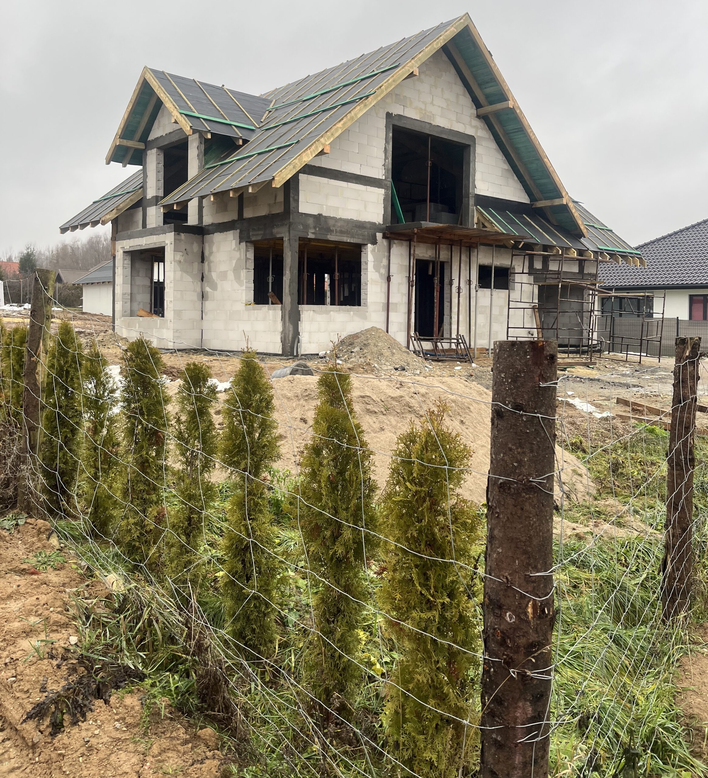 Dom w stanie surowym